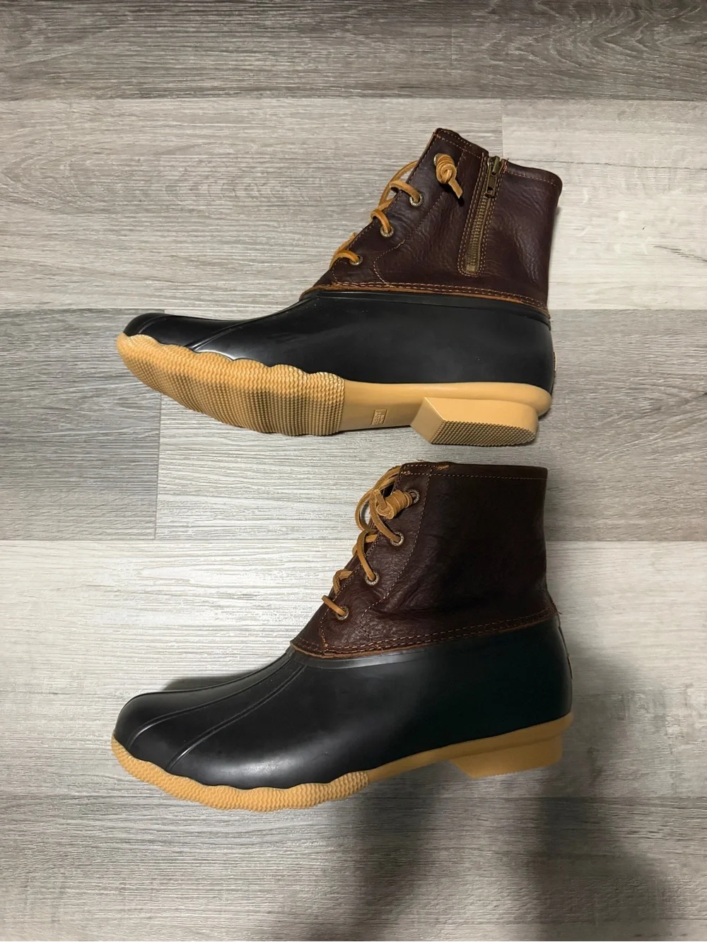 Sperry • salt water boots • NWOT